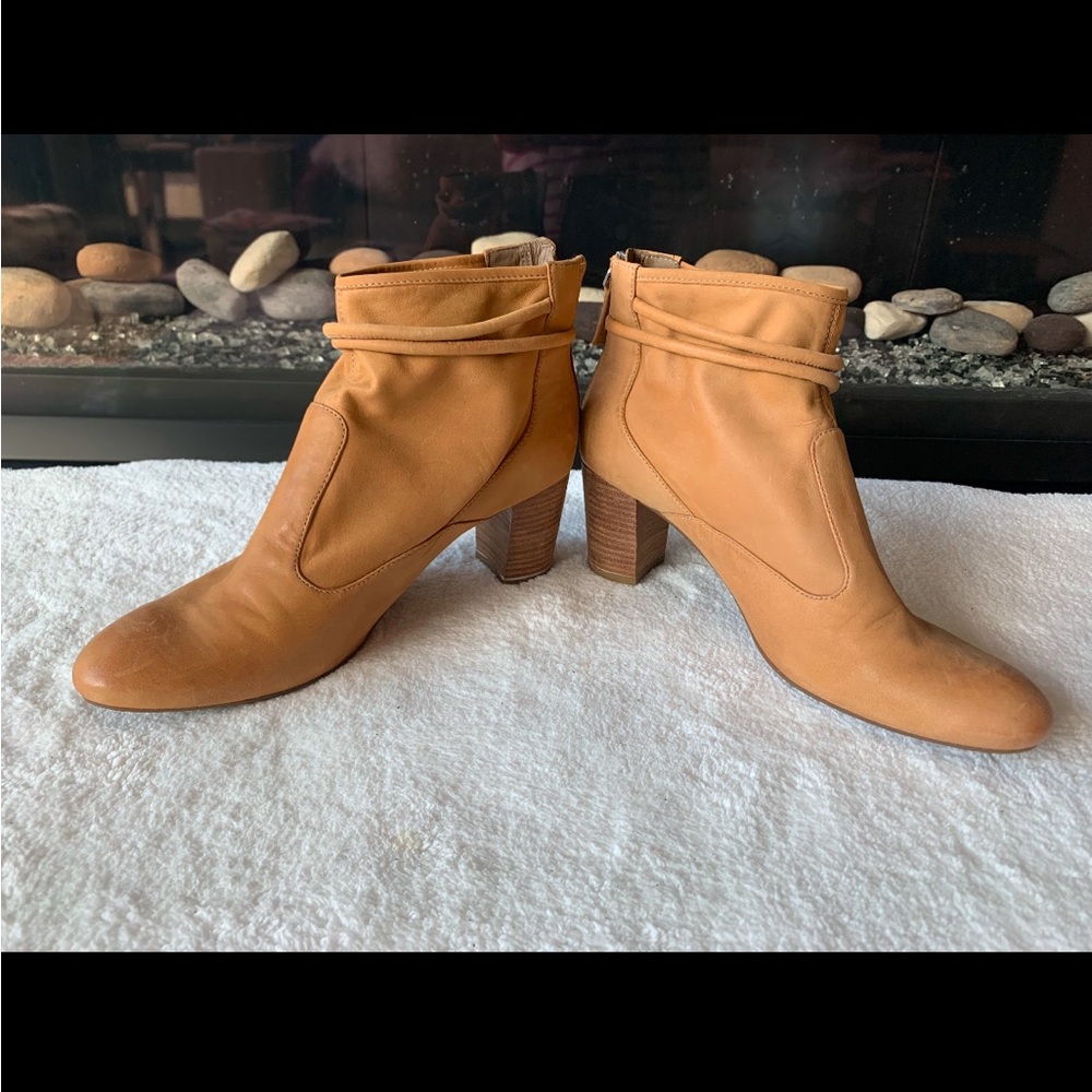ECCO Tan Leather Ankle Boots - Size 9